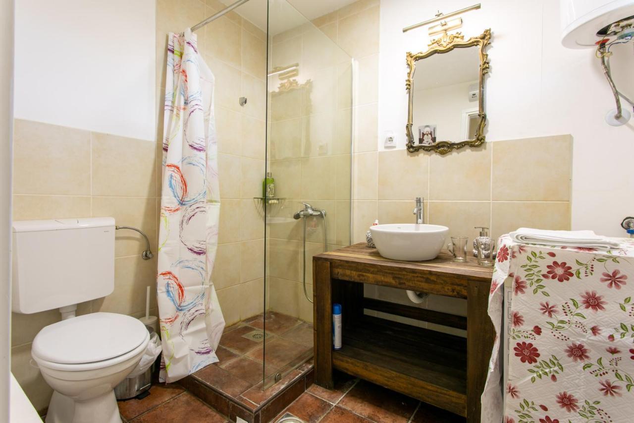 Ferienwohnung Seosko Domacinstvo Pustolov Stari Banovci Exterior foto