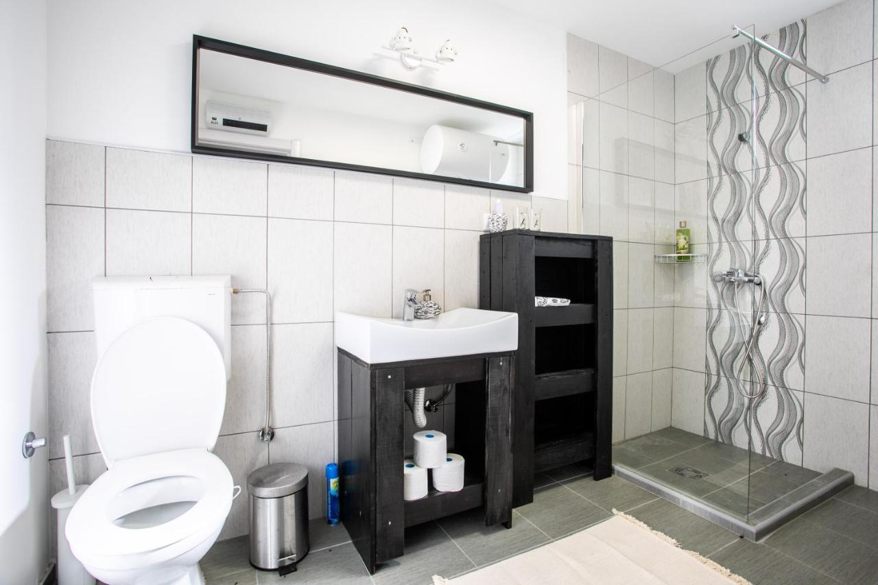 Ferienwohnung Seosko Domacinstvo Pustolov Stari Banovci Exterior foto